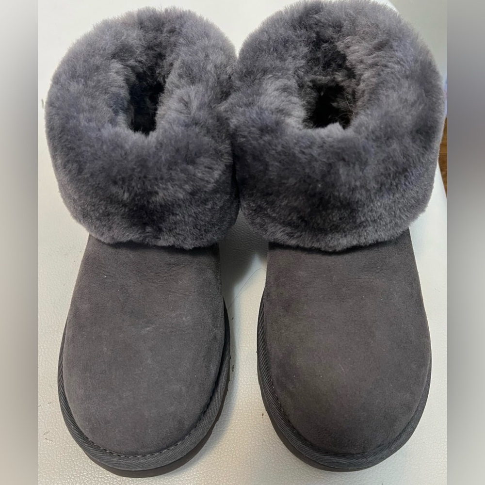UGG classic gray mini fluff boots size 6 NWOB - Picture 4 of 9